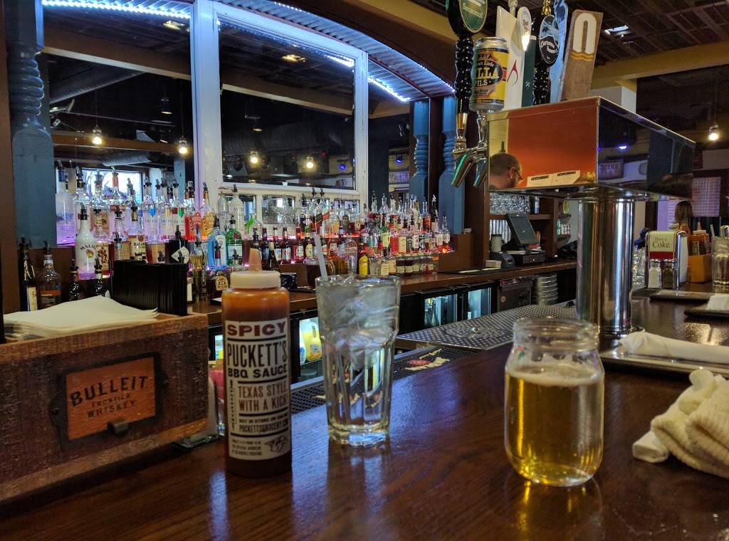 Pucketts Grocery & Restaurant - Downtown Chattanooga | restaurant | 2 W Aquarium Way, Chattanooga, TN 37402, USA | 4237088505 OR +1 423-708-8505