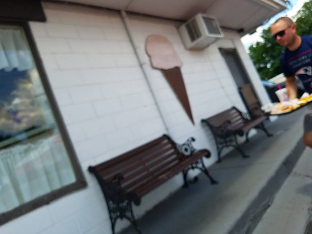 Carols Dairy Bar | restaurant | 310 Summer St, Fitchburg, MA 01420, USA | 9783429675 OR +1 978-342-9675