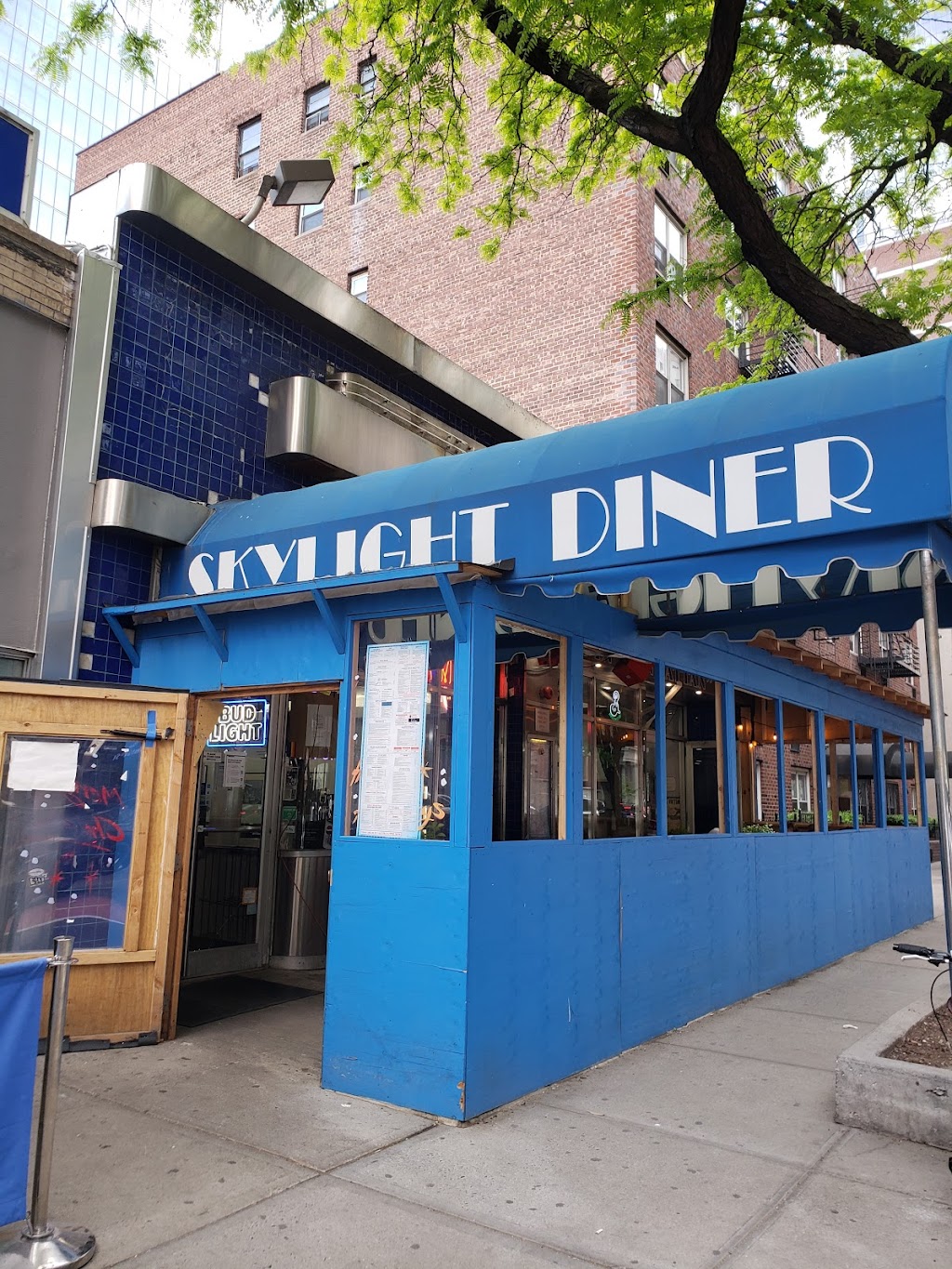 Starlight Diner | restaurant | 402 W 34th St, New York, NY 10001, USA | 2129565151 OR +1 212-956-5151