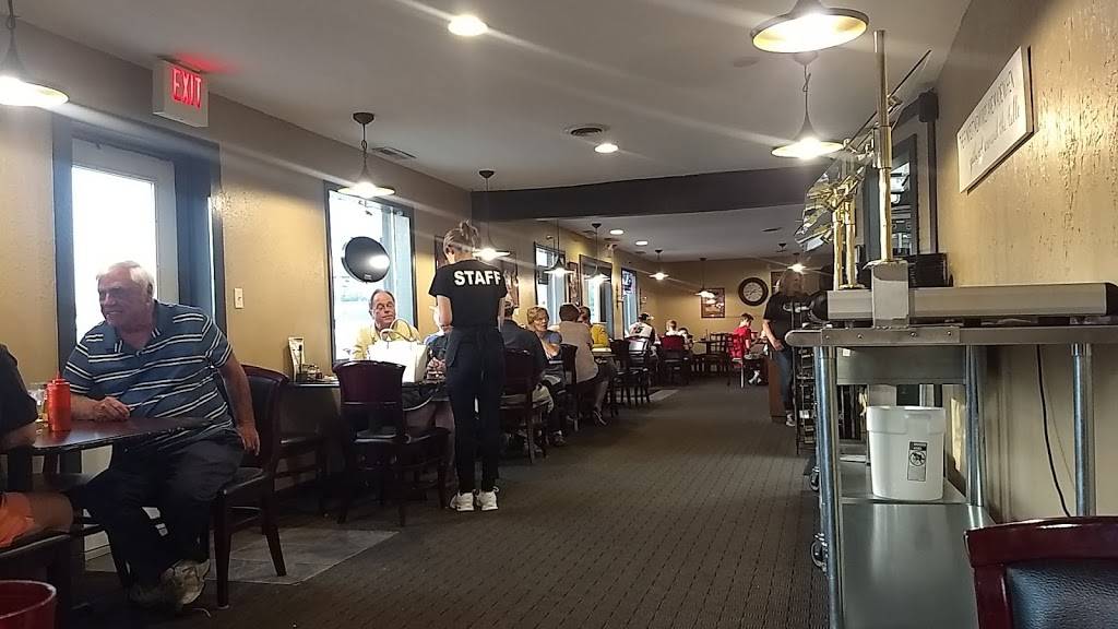 Kinseys Italian Cafe | meal takeaway | 6383 W Broadway, McCordsville, IN 46055, USA | 3173361300 OR +1 317-336-1300