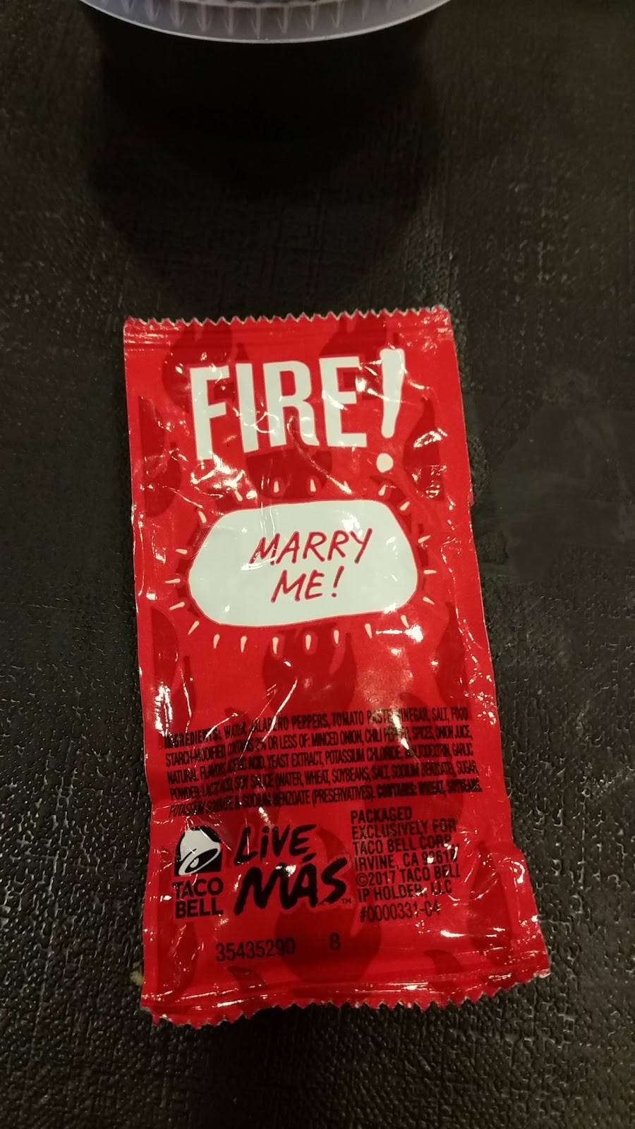 Taco Bell | restaurant | 100 S Main St, Middlebury, IN 46540, USA | 5748259168 OR +1 574-825-9168