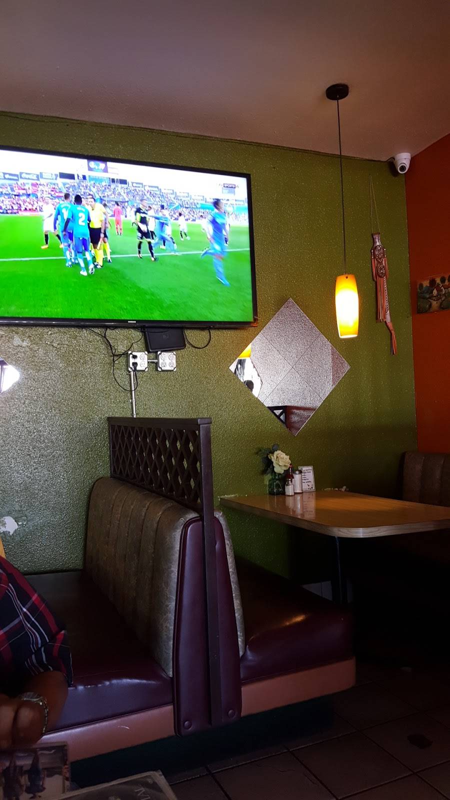 Restaurante Y Pupuseria La Ceiba | restaurant | 4606 E Alondra Blvd, Compton, CA 90221, USA | 3108853214 OR +1 310-885-3214