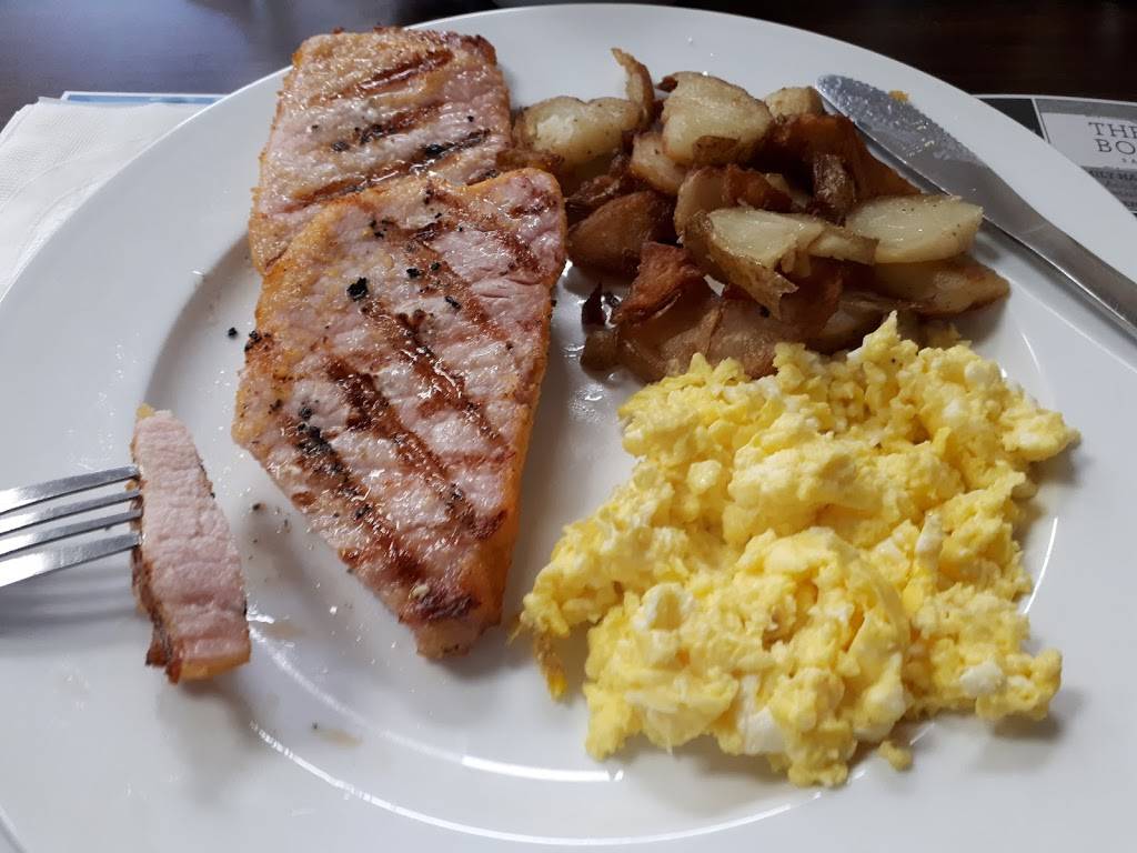 Fresh Kuts Market & Grill | restaurant | 195 Wellington St, Bracebridge, ON P1L 1C2, Canada | 7056462106 OR +1 705-646-2106