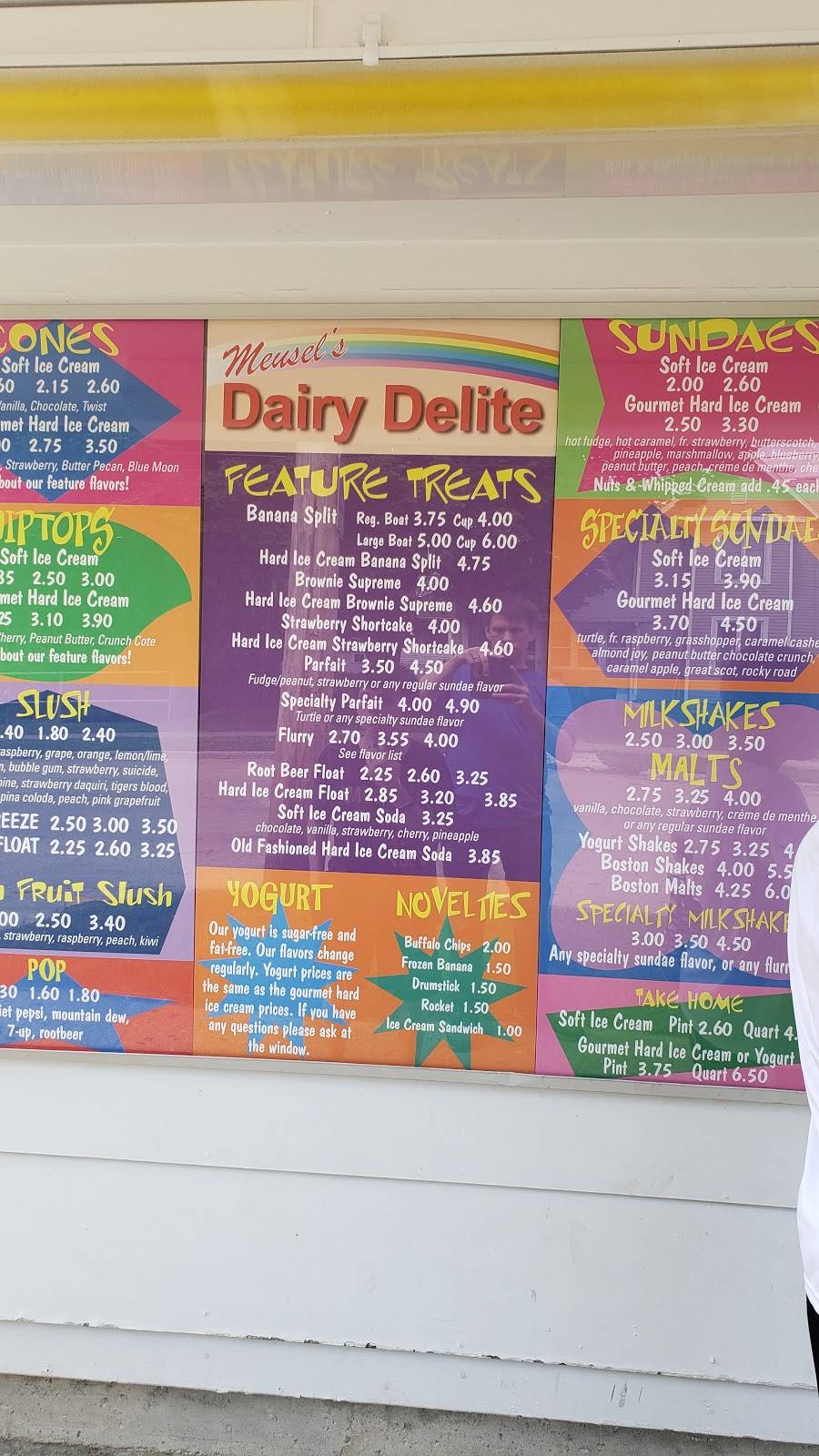 Meusels Dairy Delite | restaurant | 118 E 7th St, Dixon, IL 61021, USA | 8152840912 OR +1 815-284-0912