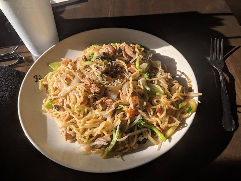 Maki Yaki Japanese Grill | meal takeaway | 1616 W Wisconsin Ave, Milwaukee, WI 53233, USA | 4149093999 OR +1 414-909-3999