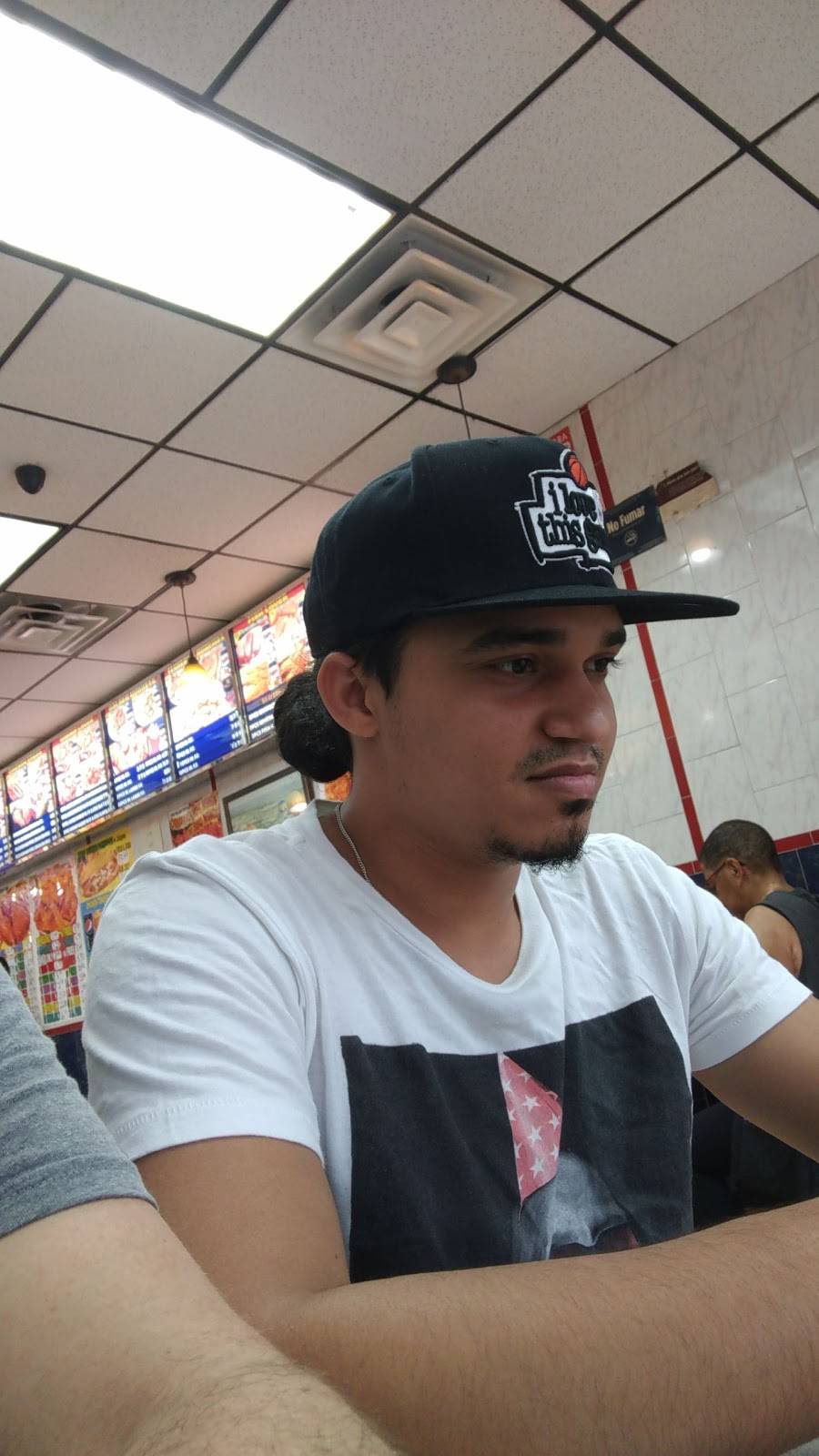 Kennedy Fried Chicken | restaurant | 2371 Grand Concourse, The Bronx, NY 10468, USA | 7185844950 OR +1 718-584-4950