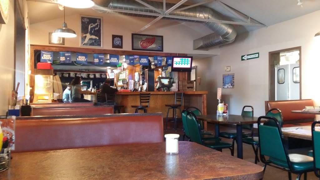 Chips Place | restaurant | 715 S Chipman St, Owosso, MI 48867, USA | 9897256868 OR +1 989-725-6868