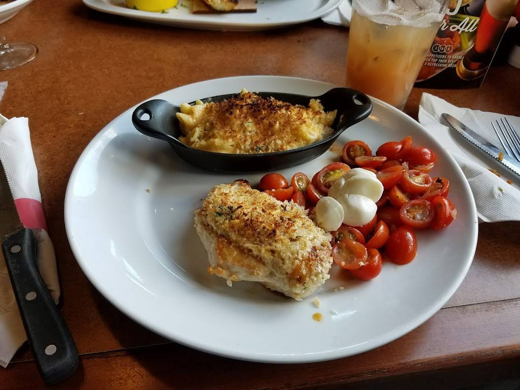 TGI Fridays | restaurant | 2190 Tyrone Blvd N, St. Petersburg, FL 33710, USA | 7273434394 OR +1 727-343-4394