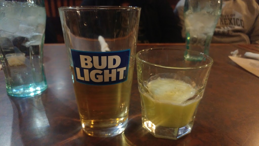 Qs Southern Bistro | restaurant | 101 W College Ave, Silver City, NM 88061, USA | 5755344401 OR +1 575-534-4401