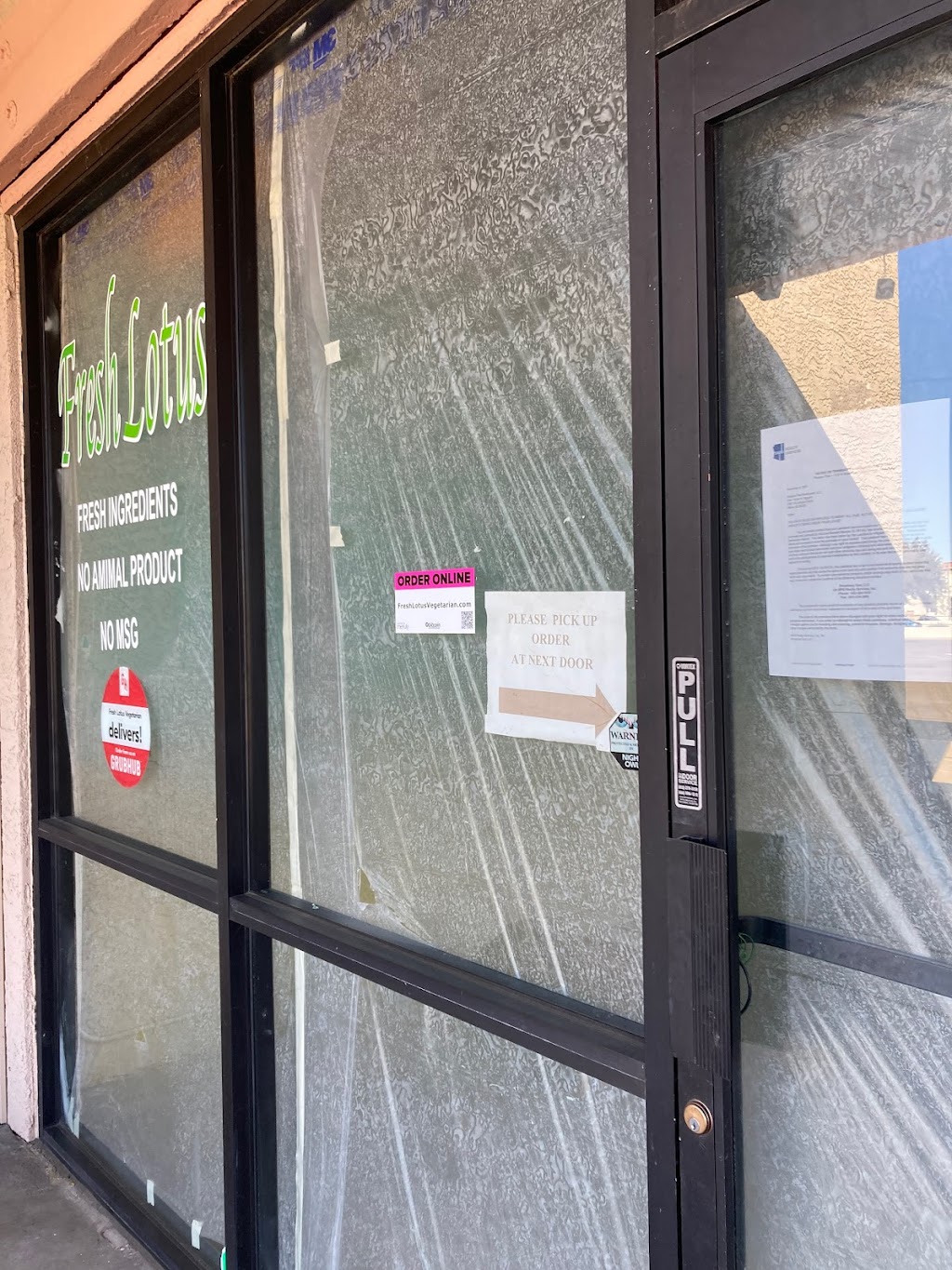Fresh Lotus Vegetarian | restaurant | 1250 E Apache Blvd, Tempe, AZ 85281, USA | 6023307943 OR +1 602-330-7943