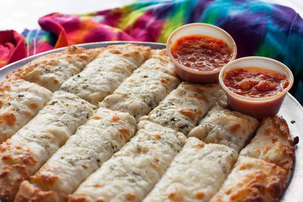 Wicks Pizza Hikes Point | restaurant | 3348 Hikes Ln #103, Louisville, KY 40220, USA | 5029075542 OR +1 502-907-5542