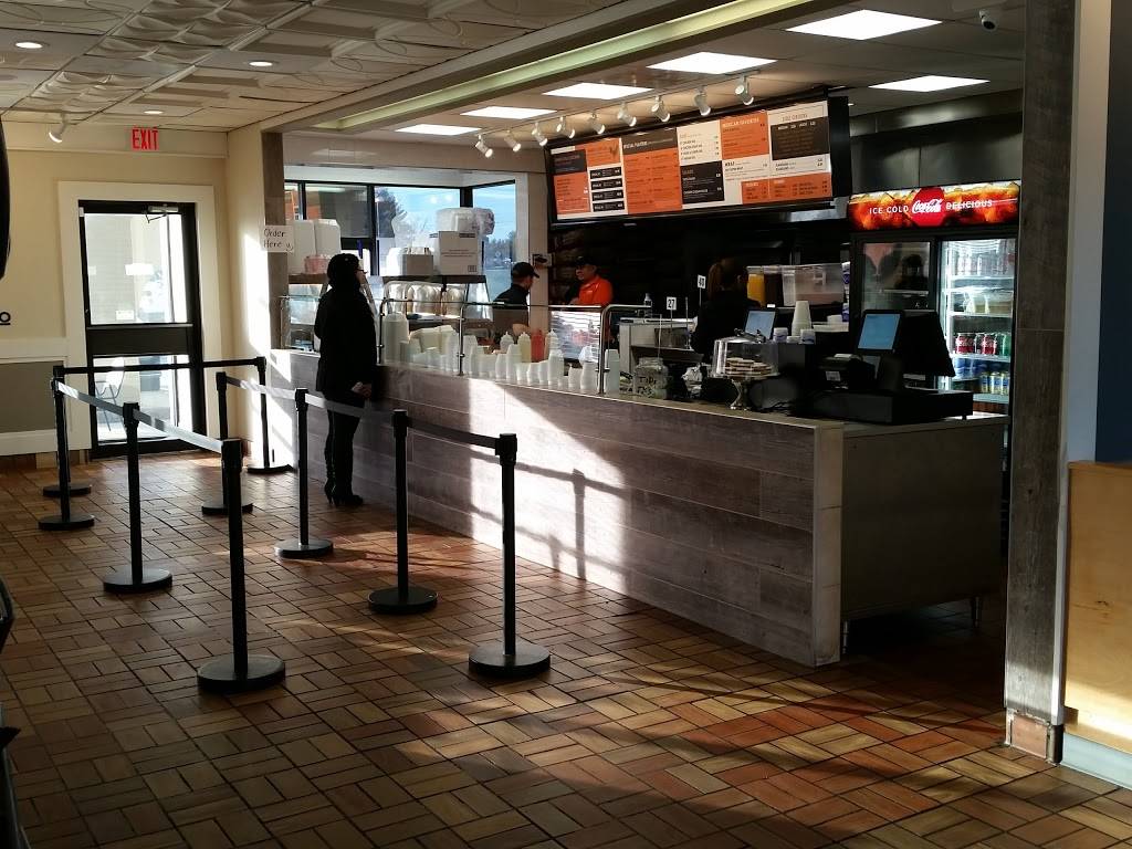 Super Rico Peruvian Chicken | restaurant | 2330 Gateway Blvd, Fredericksburg, VA 22401, USA | 5403289268 OR +1 540-328-9268