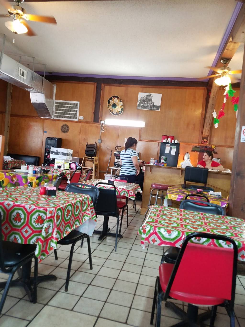 La Estacion Restaurant | restaurant | 2428 Ball St, Galveston, TX 77550, USA | 4097624262 OR +1 409-762-4262
