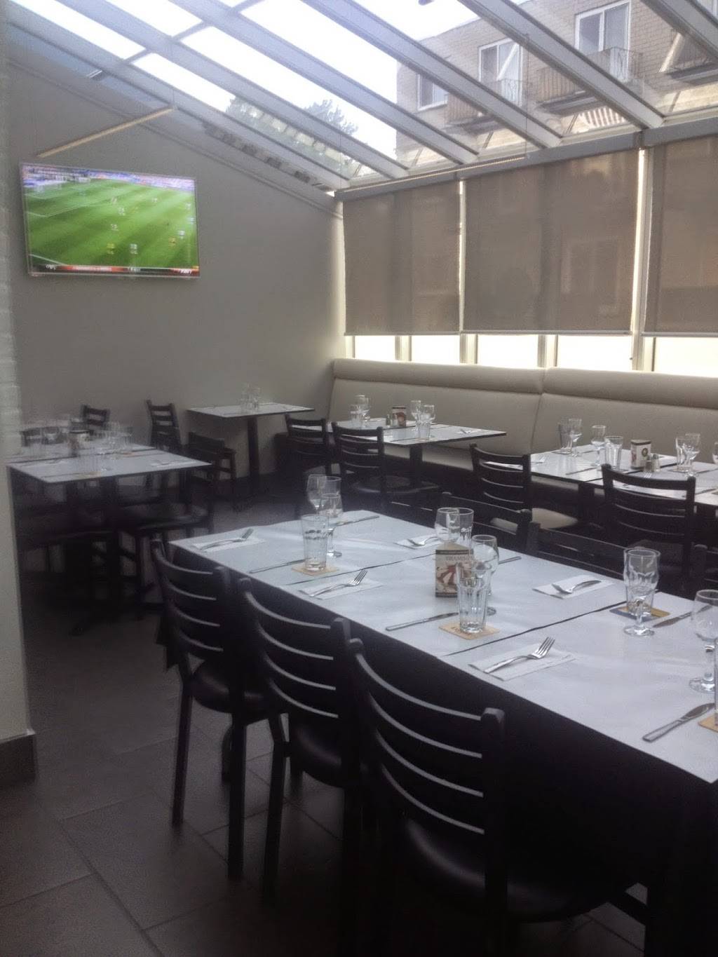 Resto-bar La Veranda | meal delivery | 6363 Boul Henri-Bourassa E, Montréal-Nord, QC H1G 2V5, Canada | 5147596363 OR +1 514-759-6363