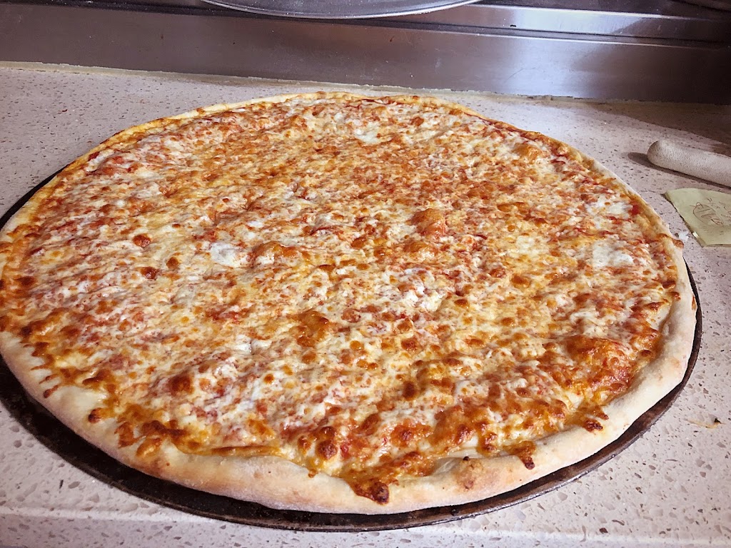 Uncle Thomas Pizza | restaurant | 9023 37th Ave Ste B, Queens, NY 11372, USA | 7188980347 OR +1 718-898-0347