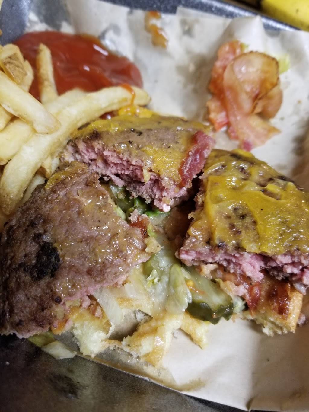 Ruby Tuesday | restaurant | 4066 Victory Blvd, Portsmouth, VA 23701, USA | 7574887747 OR +1 757-488-7747