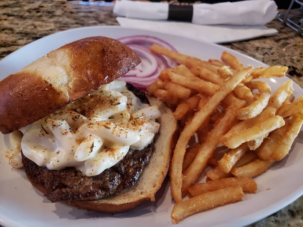 Barrel House | restaurant | 1321 5th Ave, Moline, IL 61265, USA | 3095171973 OR +1 309-517-1973