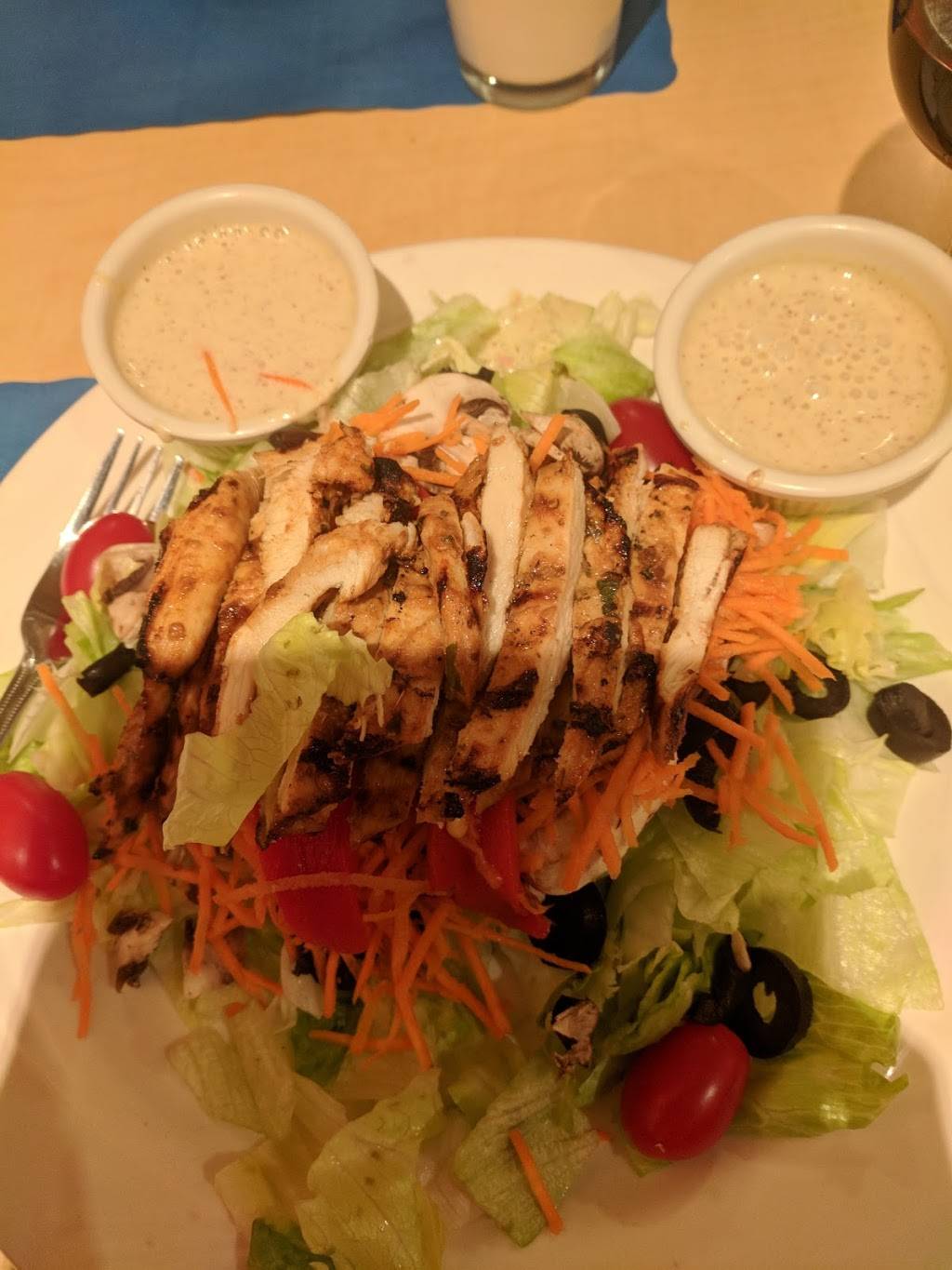 Outback Steakhouse | restaurant | 612 Wellwood Ave, Lindenhurst, NY 11757, USA | 6319572600 OR +1 631-957-2600