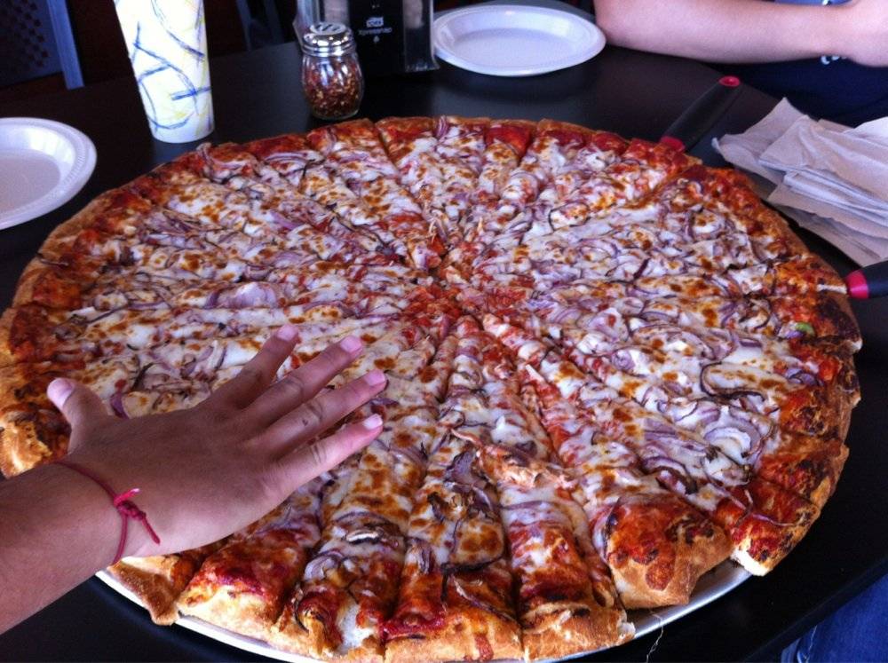 Neighbors Pizza | restaurant | 1957 McGowan Pkwy, Olivehurst, CA 95961, USA | 5307490500 OR +1 530-749-0500