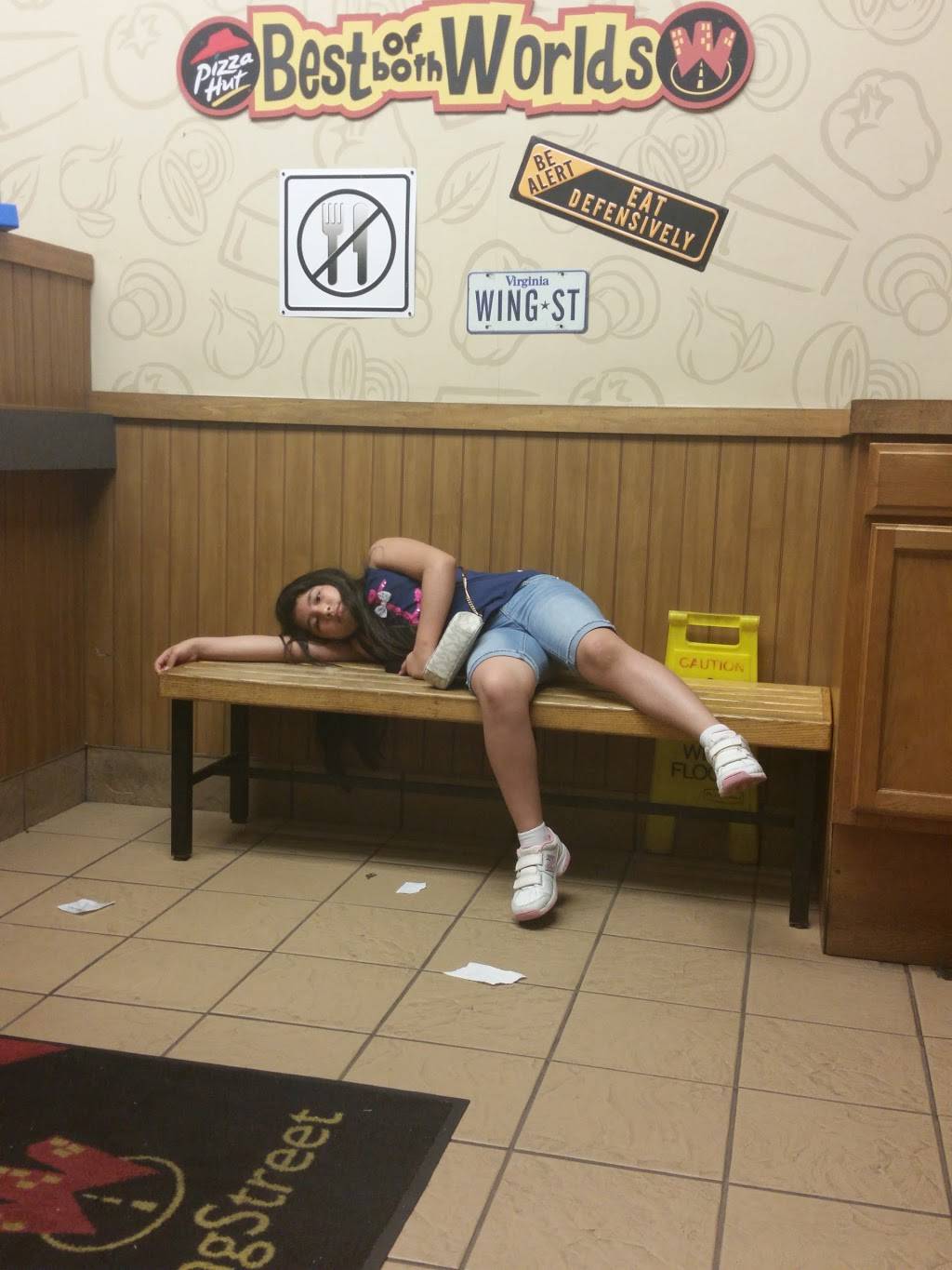 Pizza Hut | restaurant | 7611 Richmond Hwy #105, Alexandria, VA 22306, USA | 7037650101 OR +1 703-765-0101