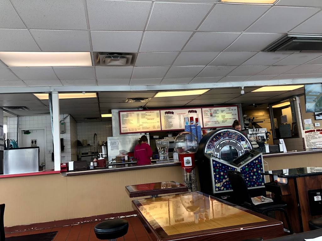 Fords Drive In | restaurant | 5028 Lake Ave, St Joseph, MO 64504, USA | 8162381573 OR +1 816-238-1573