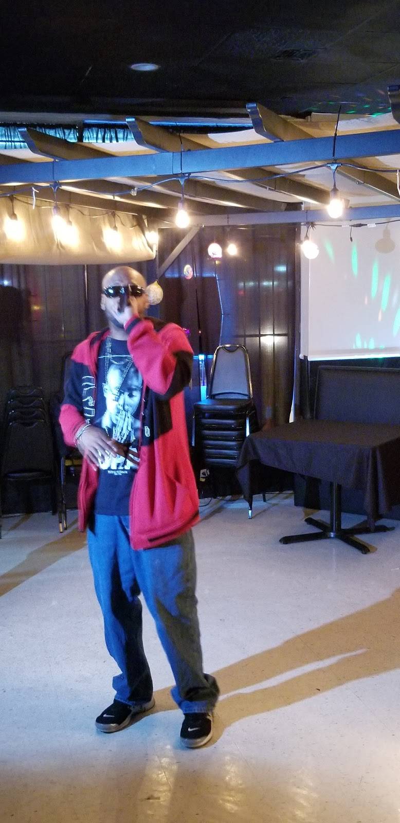 Frank Niddys Music & Comedy Club | restaurant | 5044 Poplar Level Rd, Louisville, KY 40219, USA | 5029164482 OR +1 502-916-4482