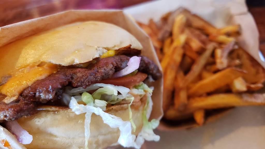 The Sear Shack Burgers and Fries | restaurant | 875 W Poplar Ave Suite 6, Collierville, TN 38017, USA | 9018614100 OR +1 901-861-4100