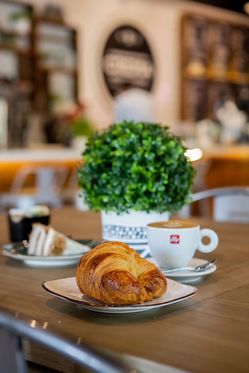 Crema Gourmet Espresso Bar - Davie | cafe | 2256 S University Dr, Davie, FL 33324, USA | 9545147394 OR +1 954-514-7394