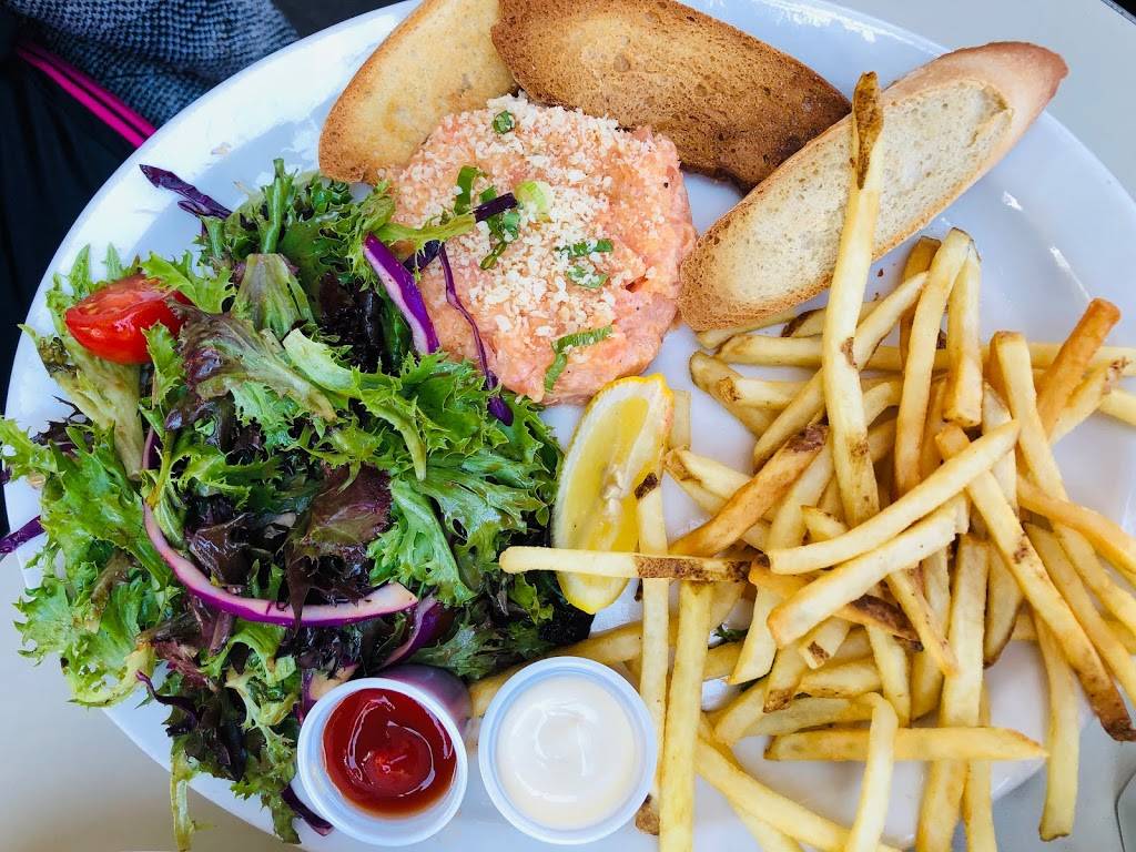 Restaurant Le Grand Café | restaurant | 690 Grande Allée E, Québec, QC G1R 2K5, Canada | 4185296237 OR +1 418-529-6237