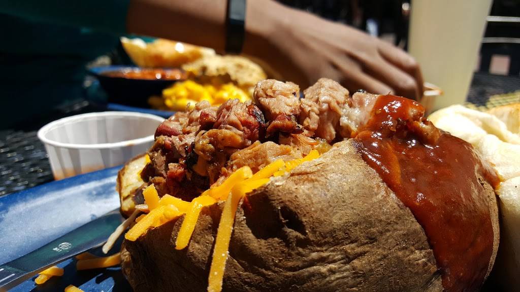 Sonny Bryans Smokehouse - West End | restaurant | 302 N Market St, Dallas, TX 75202, USA | 2147441610 OR +1 214-744-1610