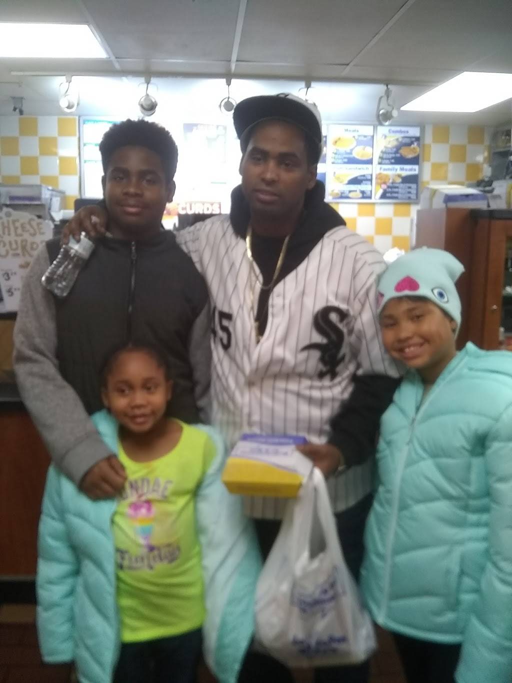 Long John Silvers | restaurant | 2501 E Oakland Ave, Bloomington, IL 61701, USA | 3096631823 OR +1 309-663-1823