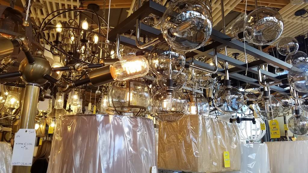 Chilis Grill & Bar | meal takeaway | 255 E Rte 59, Nanuet, NY 10954, USA | 8456236305 OR +1 845-623-6305