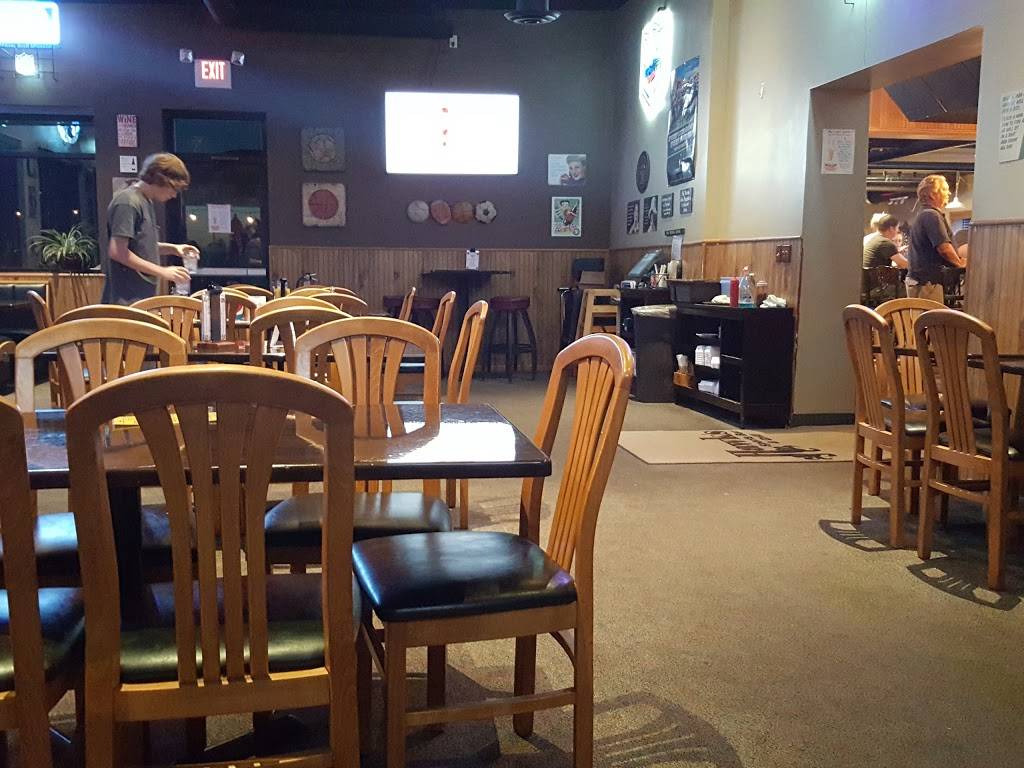 Hawks Sports Bar & Grill | restaurant | 9697 Hart Blvd, Monticello, MN 55362, USA | 7632959990 OR +1 763-295-9990