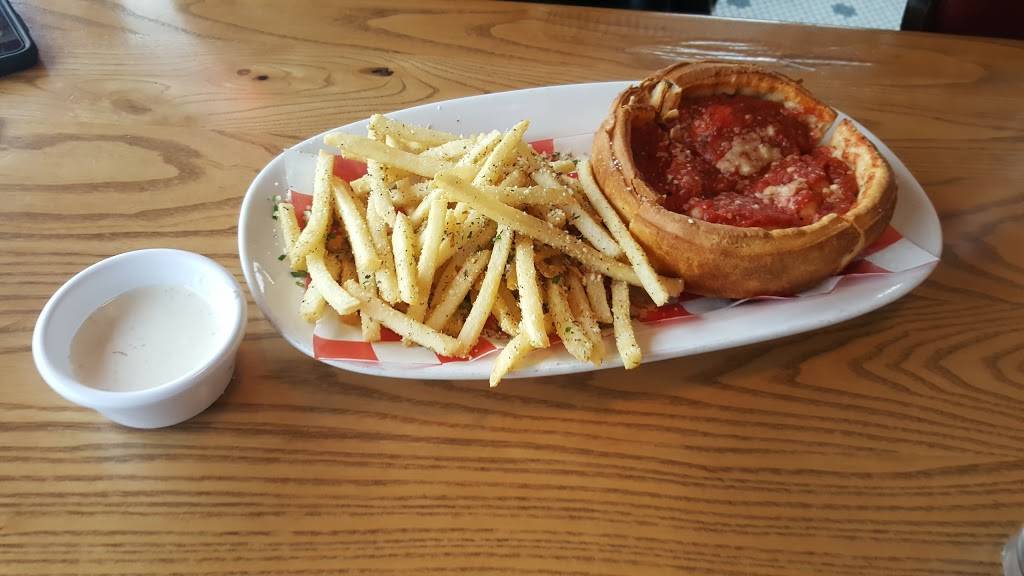 Giordanos | restaurant | 2010 W Montrose Ave, Chicago, IL 60618, USA | 7732754600 OR +1 773-275-4600