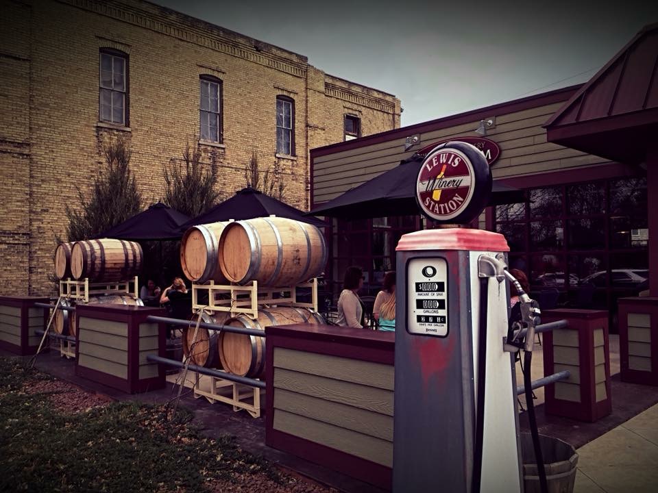 Lewis Station Winery & Kitchen | restaurant | 217 N Main St, Lake Mills, WI 53551, USA | 9206485481 OR +1 920-648-5481