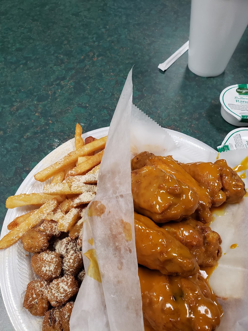 Sharks Fish & Chicken | restaurant | 2665 N Donaghey Ave, Conway, AR 72032, USA | 5013586737 OR +1 501-358-6737