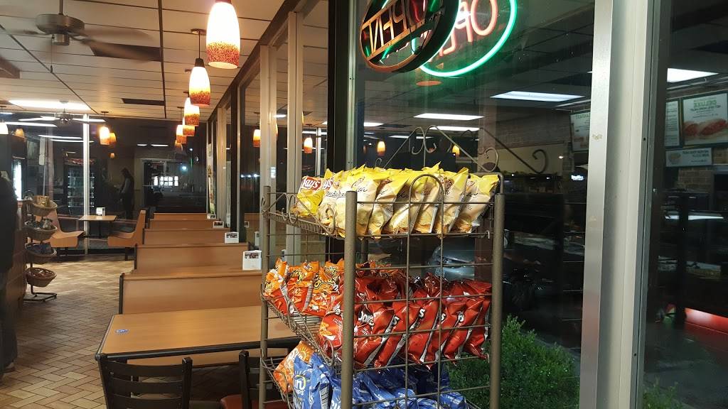 Subway Restaurants | restaurant | 1720 W University Dr, Denton, TX 76201, USA | 9405666036 OR +1 940-566-6036