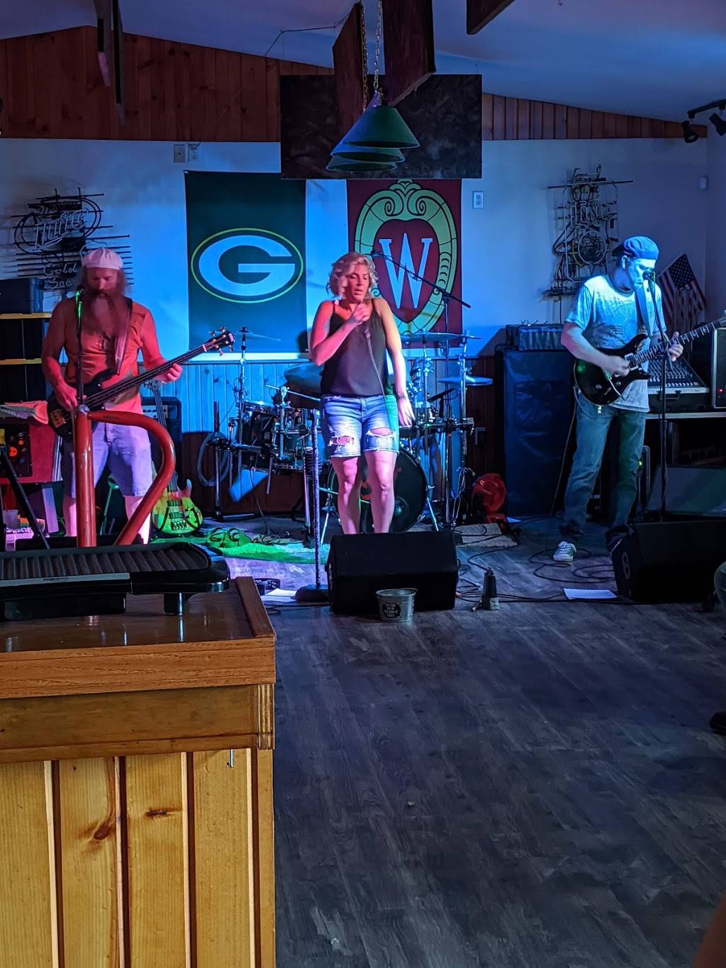 The PourHouse | restaurant | N5095 Hemlock St, Poynette, WI 53955, USA | 6086354343 OR +1 608-635-4343