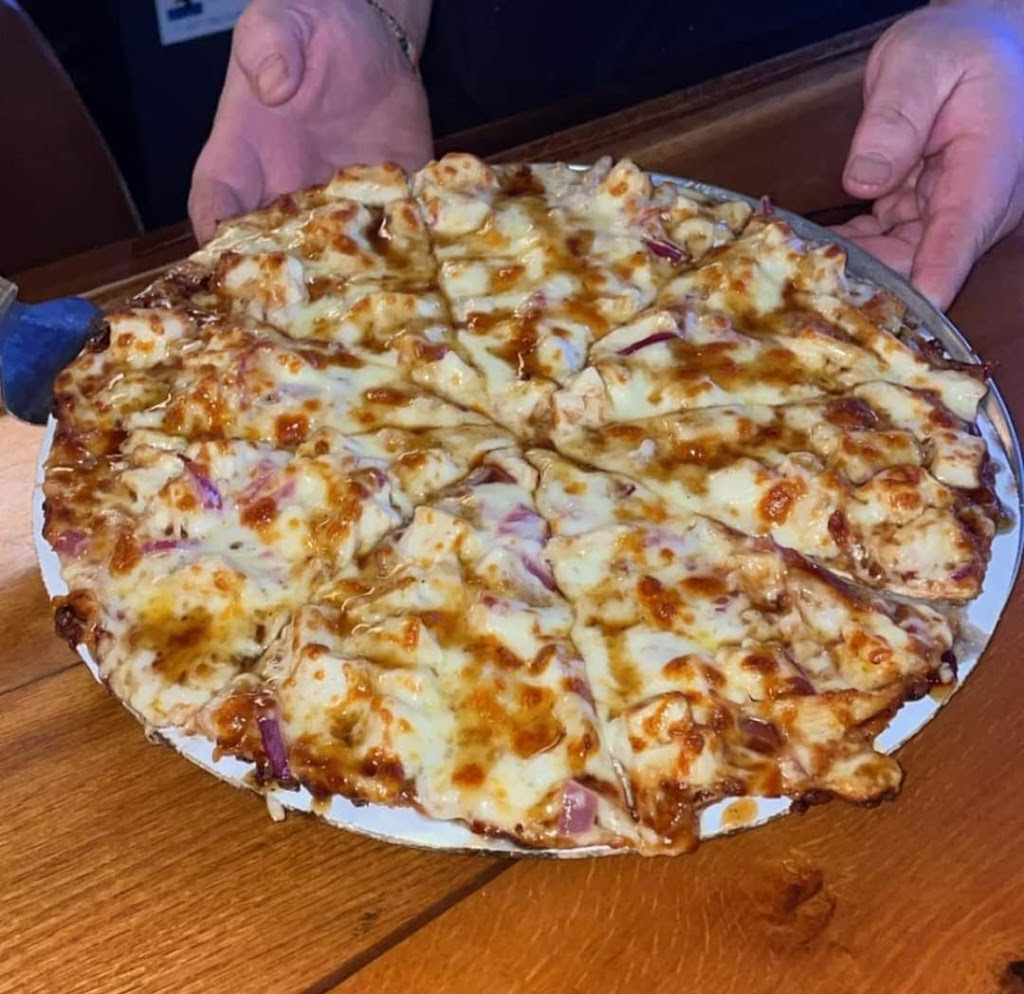 Raes Bar and Grill | restaurant | 294 Industrial Blvd, Shell Lake, WI 54871, USA | 7154681584 OR +1 715-468-1584