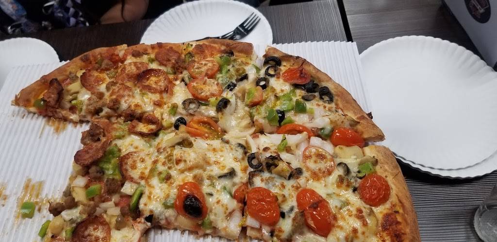 Boston Pizza | restaurant | 3300 S Mooney Blvd, Visalia, CA 93277, USA | 5596251235 OR +1 559-625-1235