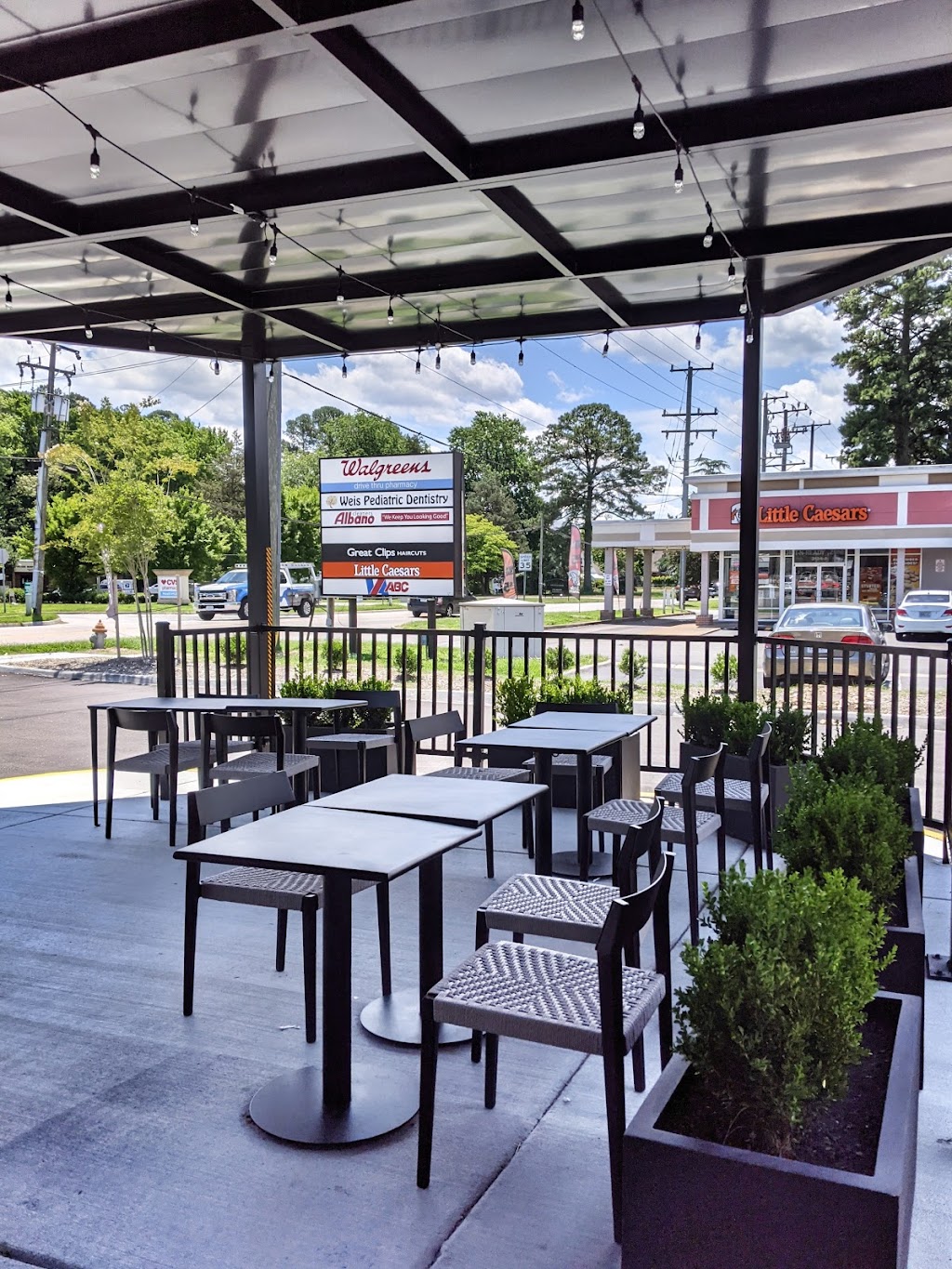 Starbucks | cafe | 5901 High St W, Portsmouth, VA 23703, USA | 7573359070 OR +1 757-335-9070