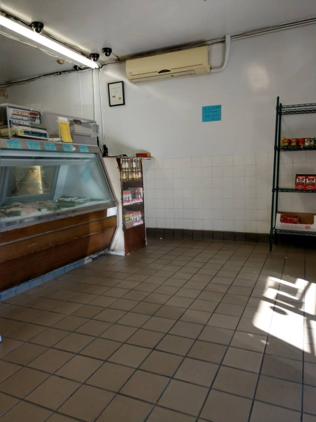 Imperial Fish Market | restaurant | 257 W Imperial Hwy, Los Angeles, CA 90061, USA | 3237799001 OR +1 323-779-9001