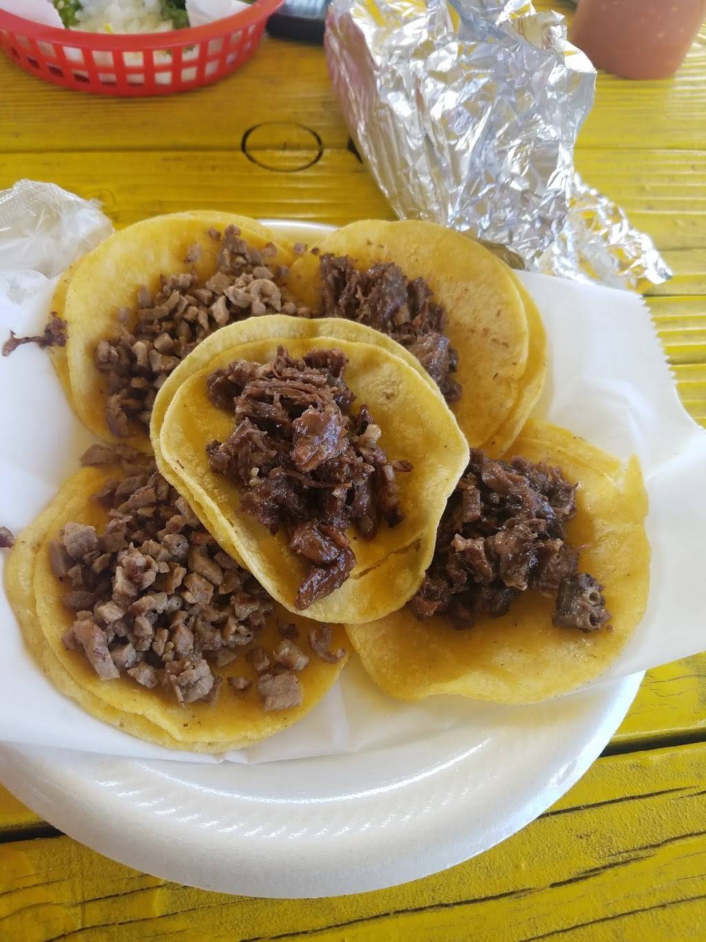 Taquerias Patos | restaurant | 7107, Yellow Jacket Ln, Austin, TX 78741, USA | 5128281100 OR +1 512-828-1100