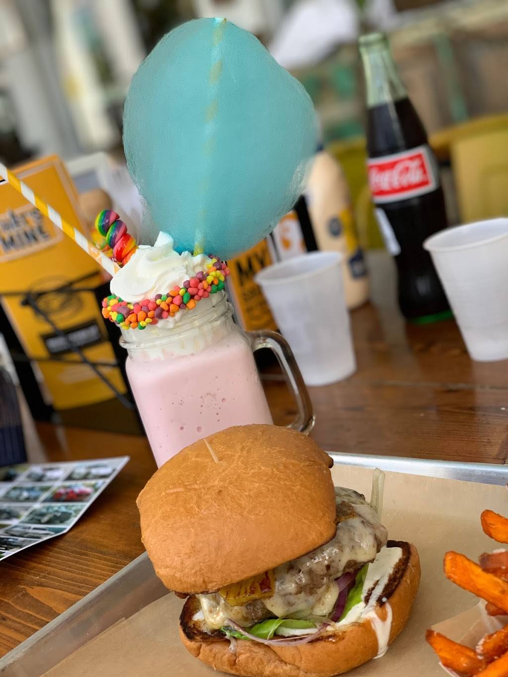 Thats Mine Burgers | restaurant | 14831 Biscayne Blvd, North Miami Beach, FL 33181, USA | 3057052143 OR +1 305-705-2143