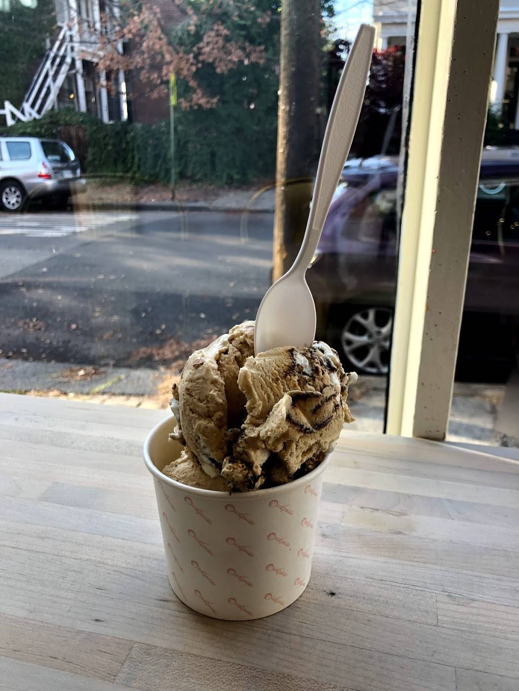 Scoop | restaurant | 403 Strawberry St, Richmond, VA 23220, USA | 8049184455 OR +1 804-918-4455