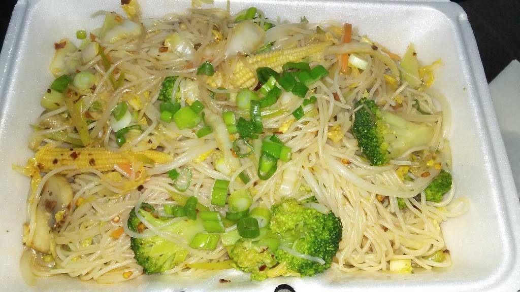 B & J Chinese Restaurant & Cold Beer | restaurant | 5566 Spruce St, Philadelphia, PA 19139, USA | 2159215979 OR +1 215-921-5979