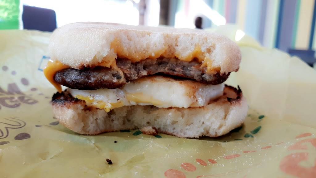 McDonalds | cafe | 3162 University Blvd, Winter Park, FL 32792, USA | 4076795564 OR +1 407-679-5564