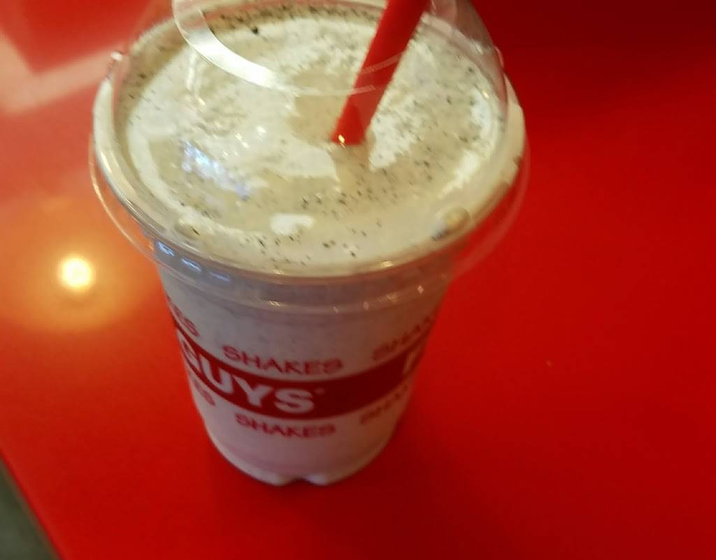 Five Guys | meal takeaway | 980 Paradise Rd, Swampscott, MA 01907, USA | 7815951300 OR +1 781-595-1300