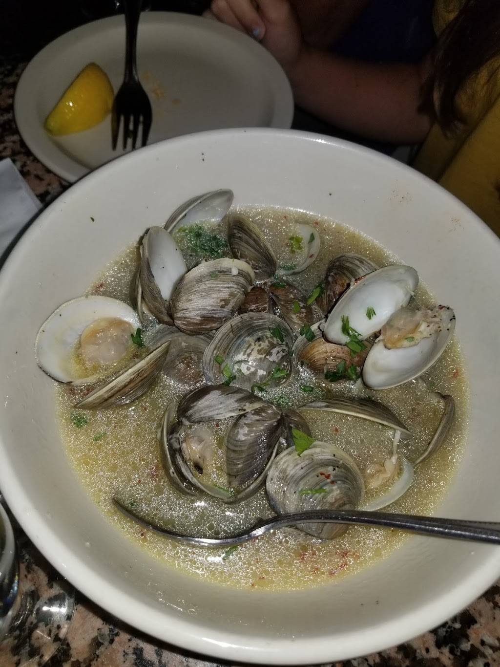 Dmitris | restaurant | 944 N 2nd St, Philadelphia, PA 19123, USA | 2155924550 OR +1 215-592-4550