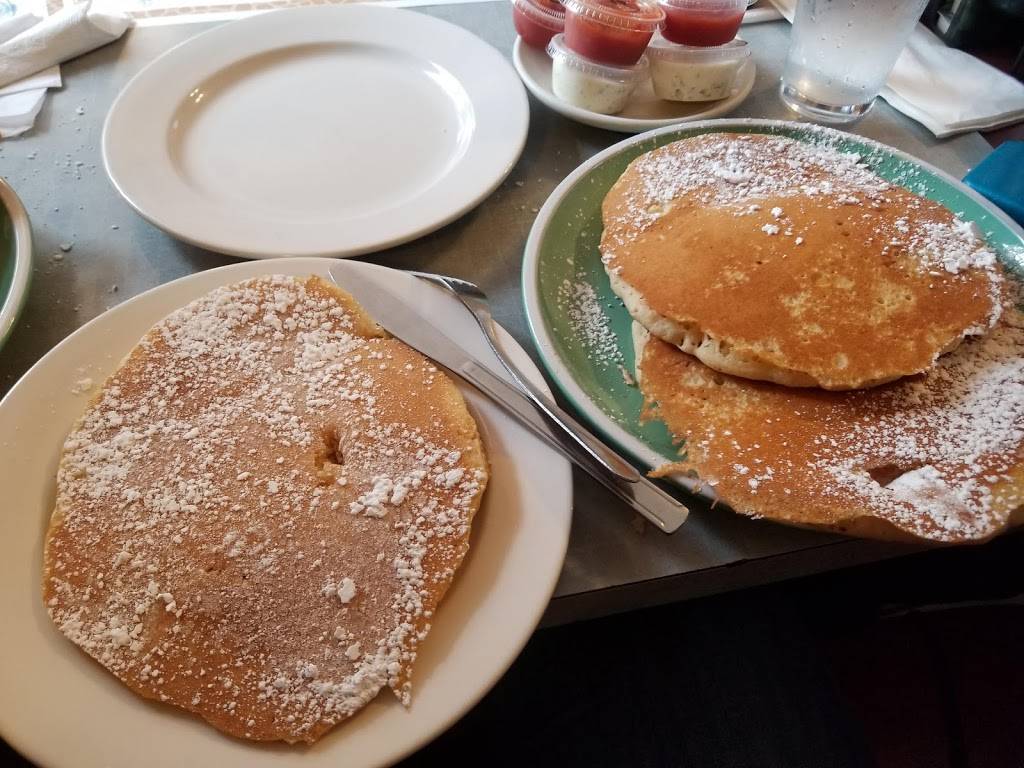 Sunflower Family Restaurant | restaurant | 5400 Statesville Rd, Charlotte, NC 28269, USA | 7044943533 OR +1 704-494-3533